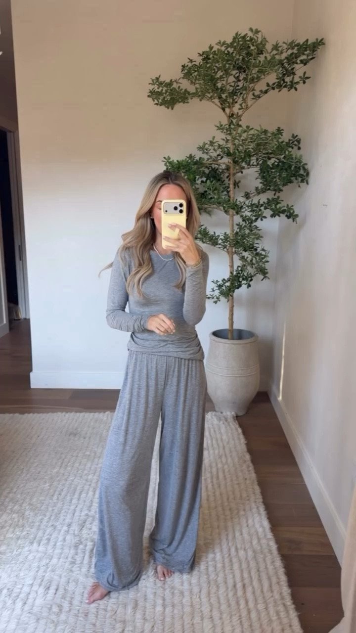 This set is so soft & lightweight 🙌

#LTKSeasonal #LTKfindsunder50 #LTKstyletip