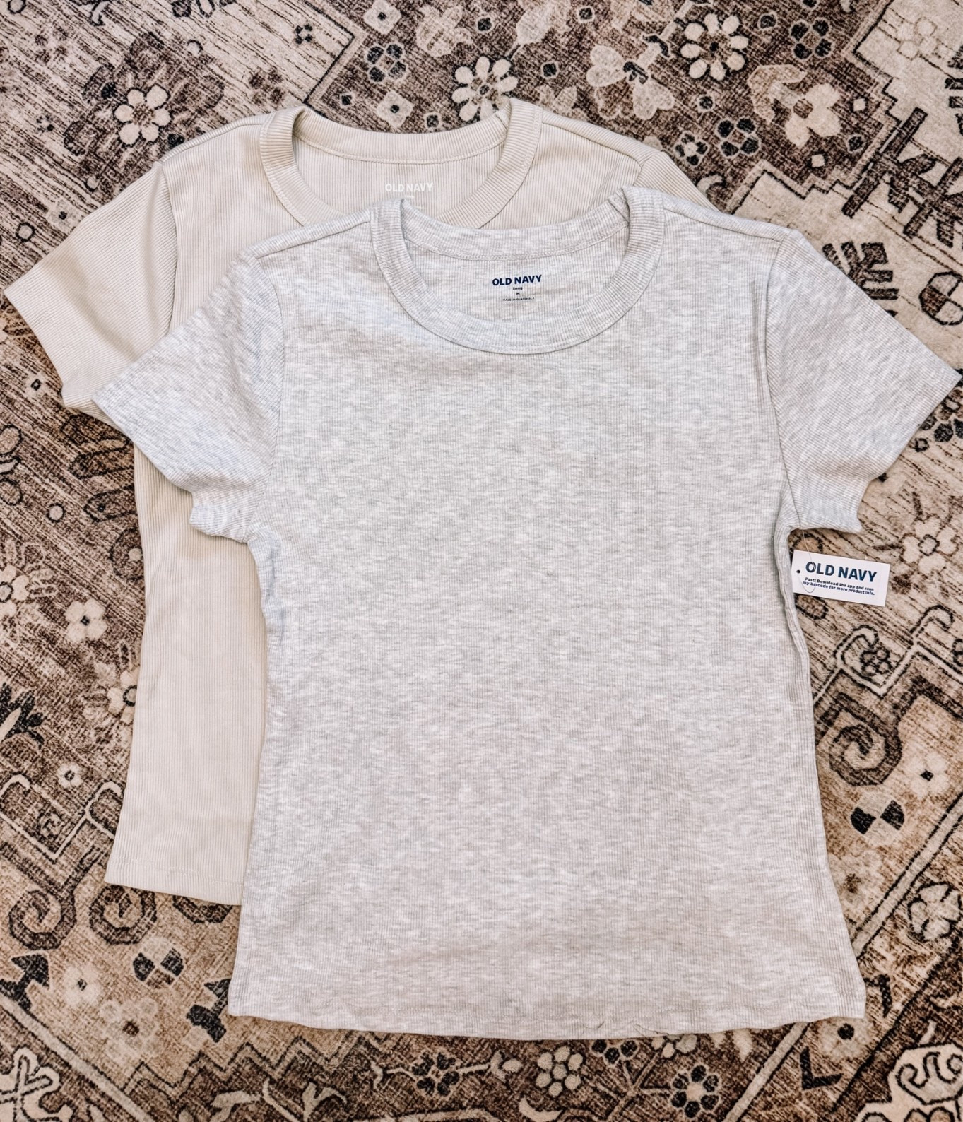 Old navy Crop snug tshirt ☁️

#LTKootd #LTKSaleAlert #LTKgrwm