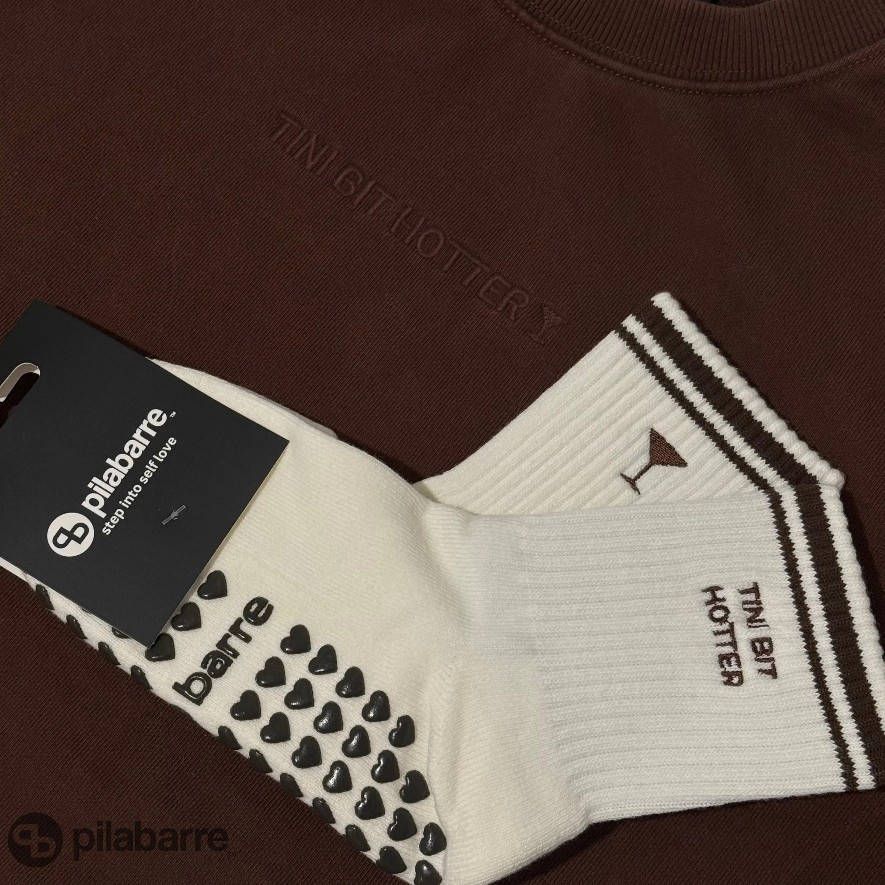 Tini Bit Hotter - Crewneck + Sock Set L | Pila-Barre