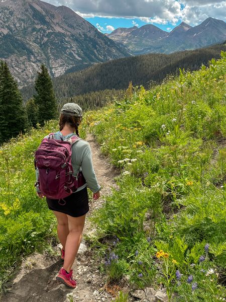 Hiking in Colorado✨🥾🏔️ Women’s hiking outfit. Hiking style. Hiking gear.

#LTKfindsunder100 #LTKfitness #LTKtravel