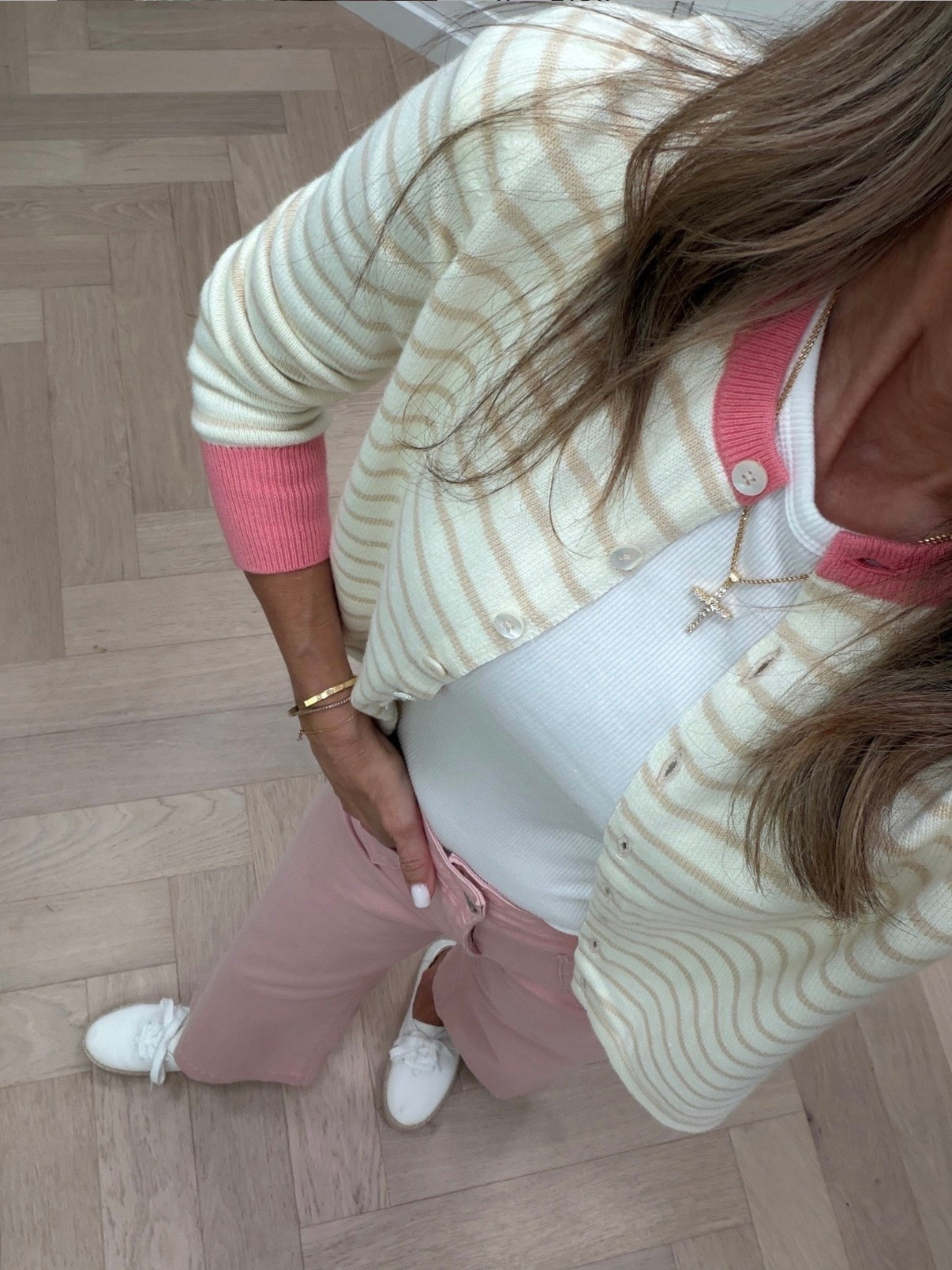 I’m 5’6’’
-white ribbed top linked on my ShopMy https://go.shopmy.us/p-50380375

#LTKootd #LTKdayinmylife #LTKSeasonal