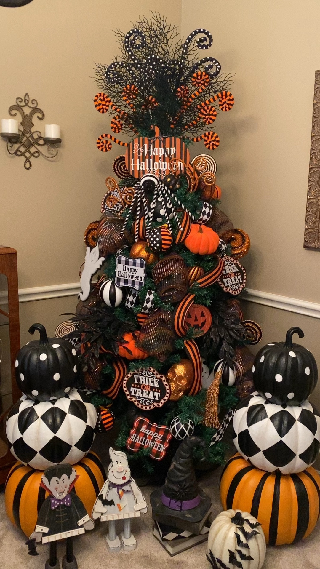 Shop my Halloween tree so you can create your own in time for Spooky Season! 👻🧛🏻🧟🎃

#LTKSeasonal #LTKHalloween #LTKhome