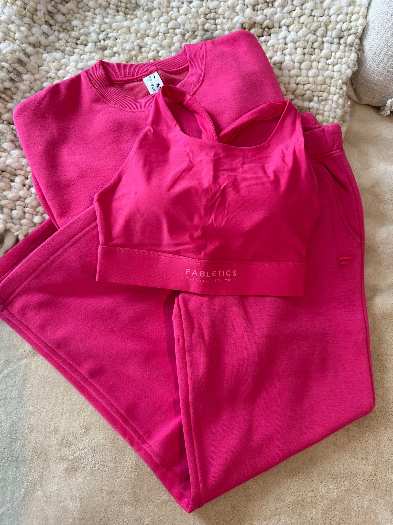 Perfect staying in outfit for valentines/Valentine’s Day!🩷

#LTKootd #LTKValentine #LTKgrwm