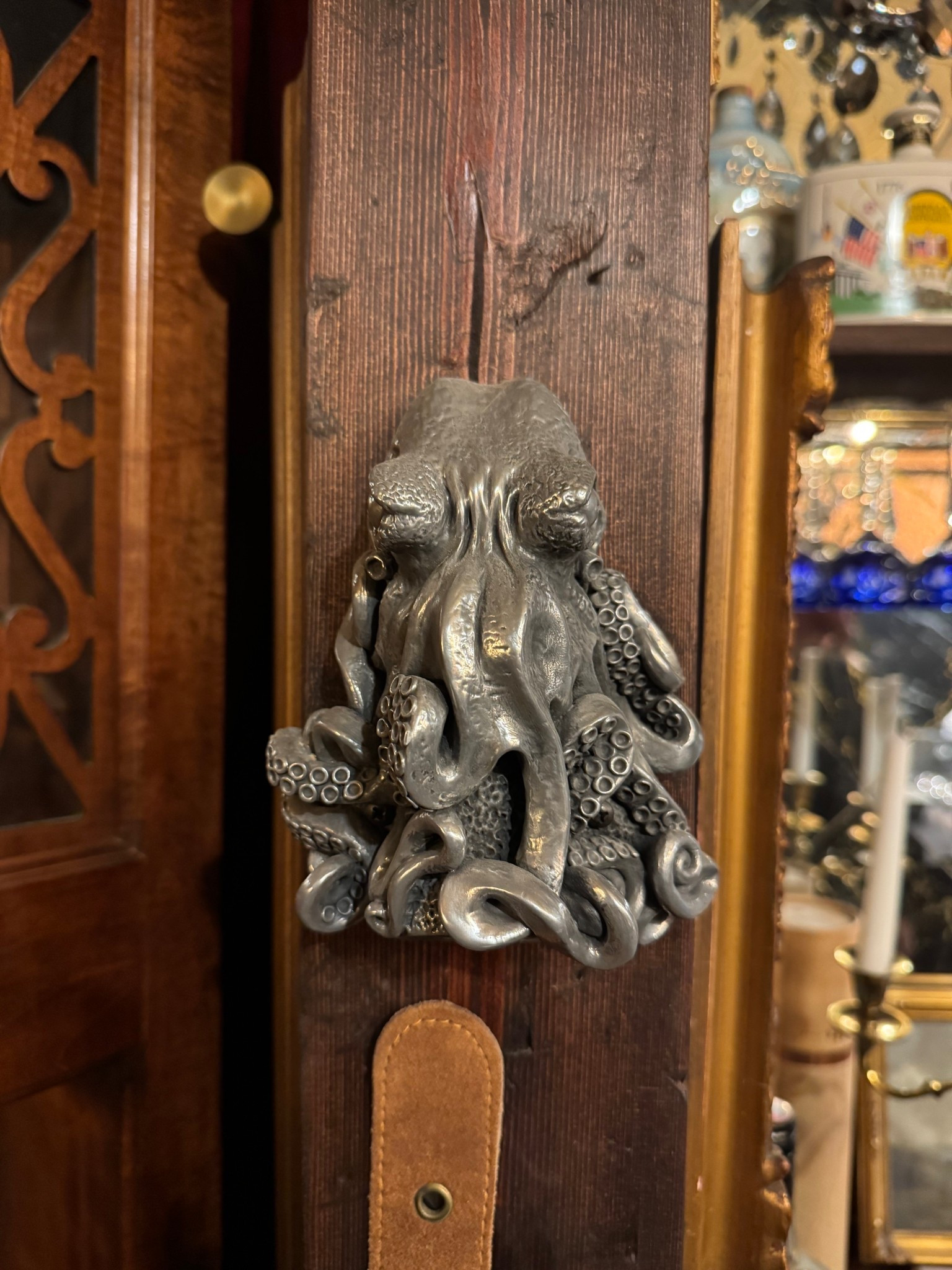 Add some nautical charm to your at home bar or man cave with these unique octopus bottle openers! Amazing statement piece for your hosting space! 

#CallSignDesign #Vintage #Luxury #InteriorDesign #InteriorDecorating #Elegance #Chandelier #OldWorldCharm #DesignStyle #CastleCore #OldWorldCharm  #SimpleSwaps