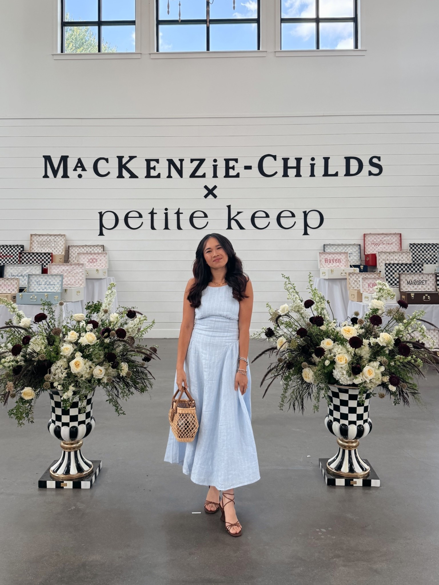 Details on what I wore! This dress comes in tall and petite and love the stretchy fabric of it @abercrombie