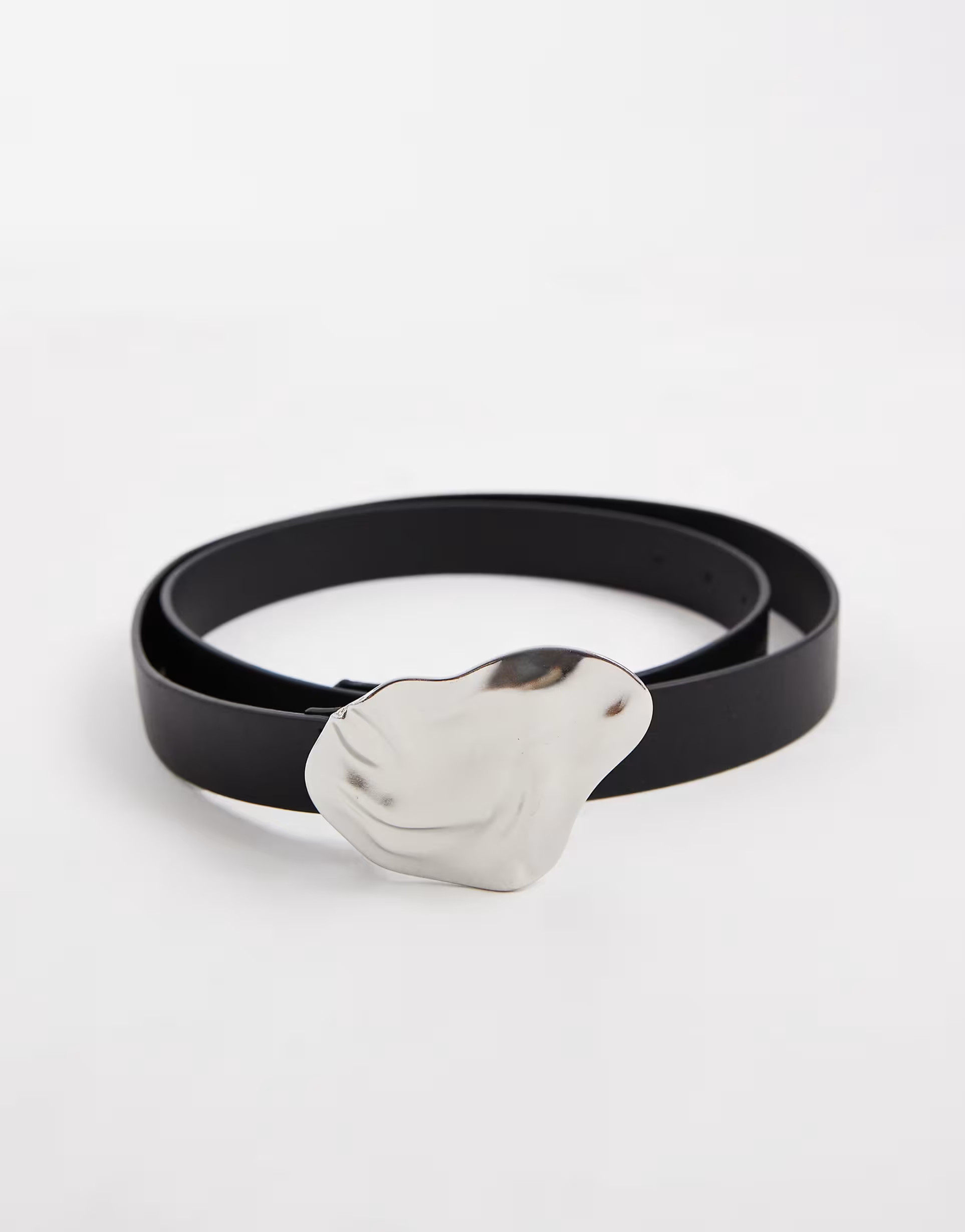 ASOS DESIGN Curve waist and hip belt with hammered buckle in black | ASOS (Global)