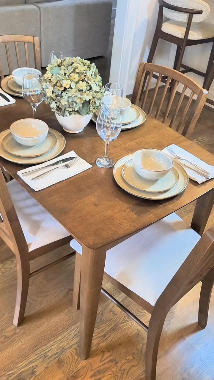 ✨ ¡Elegancia y durabilidad en cada comida! 🍽️✨

Estoy enamorada de este hermoso juego de vajilla de cerámica de 24 piezas para 8 personas. Su acabado esmaltado reactivo le da un toque único y sofisticado, mientras que su material resistente a los arañazos lo hace perfecto para el uso diario. 🙌

✔️ Hecho a mano ✔️ Apto para lavavajillas y microondas ✔️ Diseño rústico y moderno ✔️ Alta resistencia y calidad

¡Lo mejor de todo! 🤩 Puedes conseguirlo en mi Amazon Storefront o en el enlace de mi Bio y obtener un 10% OFF. 🛍️✨

#AmazonFinds #AmazonHome #kingstone #KitchenDecor #DinnerwareSet

#LTKHome #LTKU #LTKSeasonal