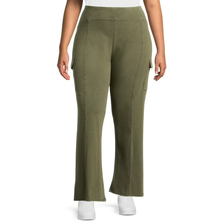 No Boundaries Juniors Plus Size Washed Cargo Flare Pants, 31" Inseam, Sizes 1X-4X | Walmart (US)