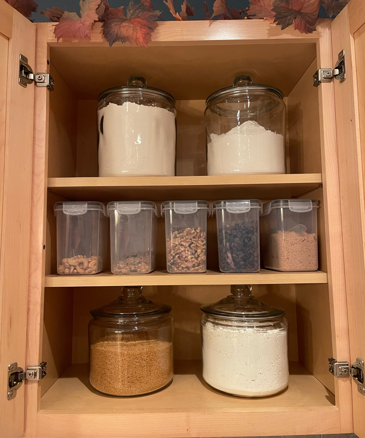 Kitchen organization/ pantry organization/ home organization/ minimalist/ cooking/ kitchen/ home/ baking 

#LTKhome #LTKGala #LTKfindsunder50