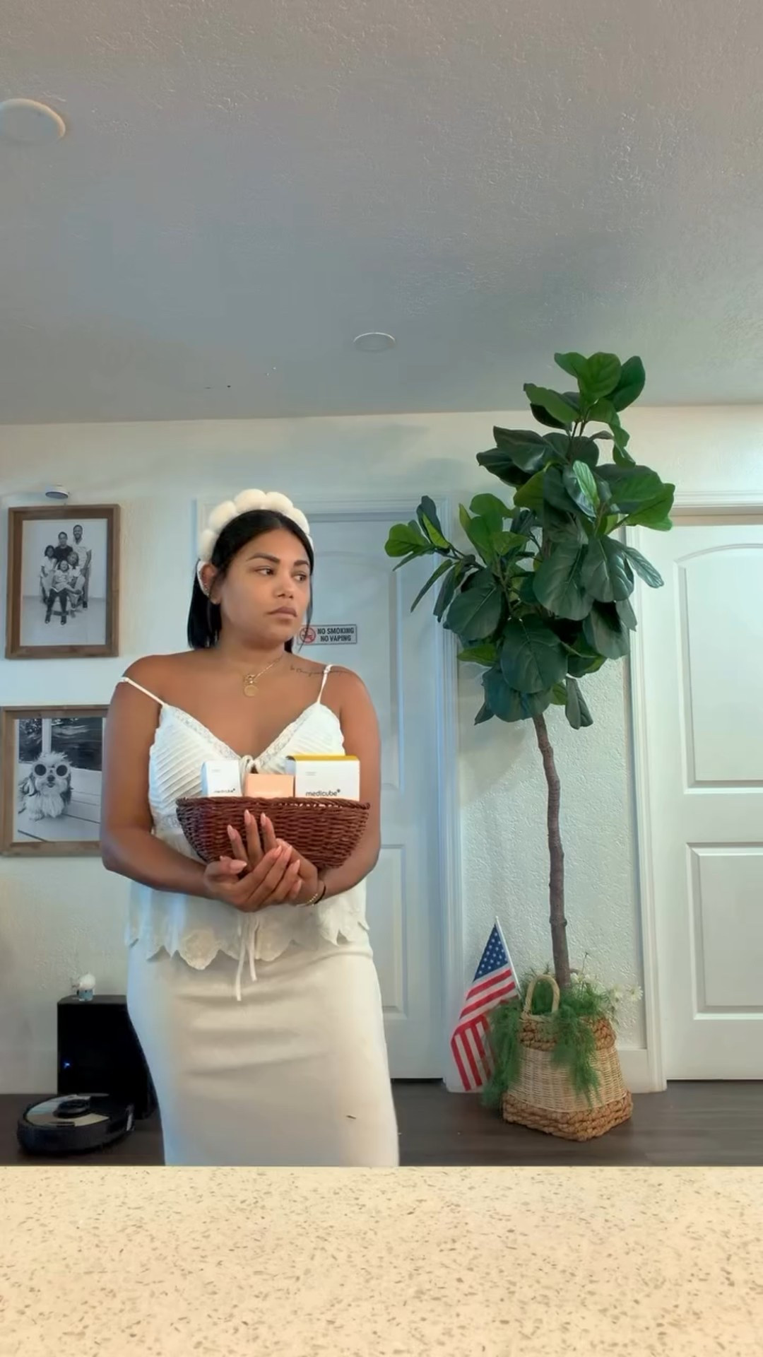 Medicube es una marca Coreana de skincare reconocida por sus fórmulas dermatológicamente probadas y enfocadas en el cuidado real de la piel. Es una marca que disfruto muchísimo tener en mi rutina.

En este reel te muestro mis tres favoritos, en orden:

💫Kojic Acid Turmeric Pads
Limpian y exfolian suavemente, dejando la piel fresca y preparada.

💗 PDRN Pink Peptide Serum
Un serum ligero que hidrata y revitaliza la piel.

🌸 Collagen Jelly Cream
Textura jelly de colágeno que sella la hidratación y deja la piel luminosa.

Se siente increíble no solo usar estos productos que amo,
sino aplicarlos como EMBAJADORA de Medicube @medicube_global_official 

Si estabas esperando una señal para probar skincare coreano,
aquí está 🧖‍♀️

#skincareroutine #medicube #ugc #miami #skincare