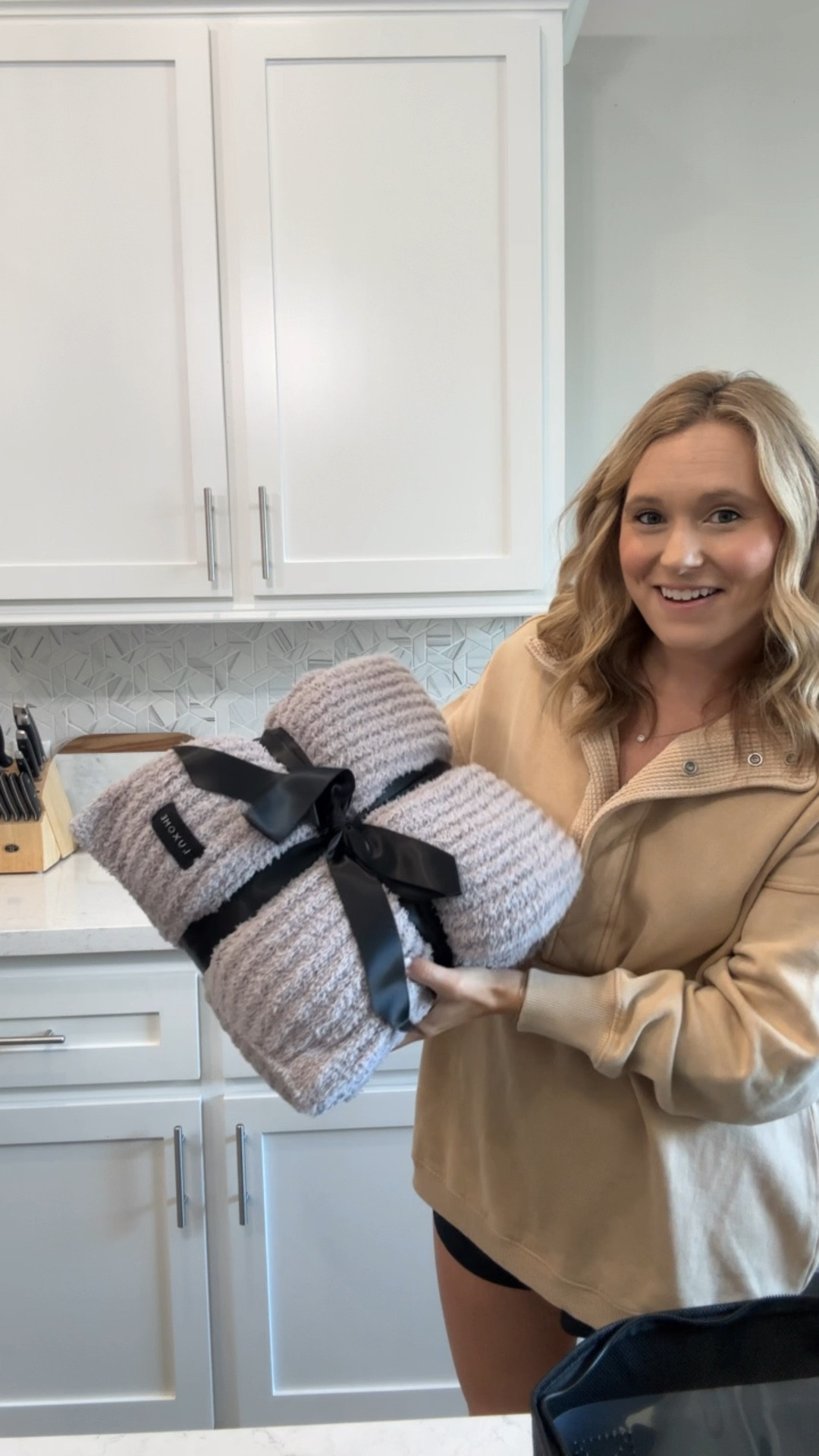 Happy Mail Day 🖤 My new Luxome Ultra Plush Throw arrived and the packaging is amazing! This would make such a great holiday gift.

The blanket comes in this sleek carrying case, and is tied with a silk bow.

And, best of all, it’s such a soft, cozy blanket. It feels very luxurious and I can just picture myself cozied up with it by the fire 🔥 on a cold winter day sipping coffee. 

This throw blanket is perfection 🖤 it comes in 9 pretty colors! 

#ad #luxomecomfort #lovemyluxome #ultraplushthrow #fallfavorites
@luxome

#LTKHome #LTKFamily #LTKStyleTip