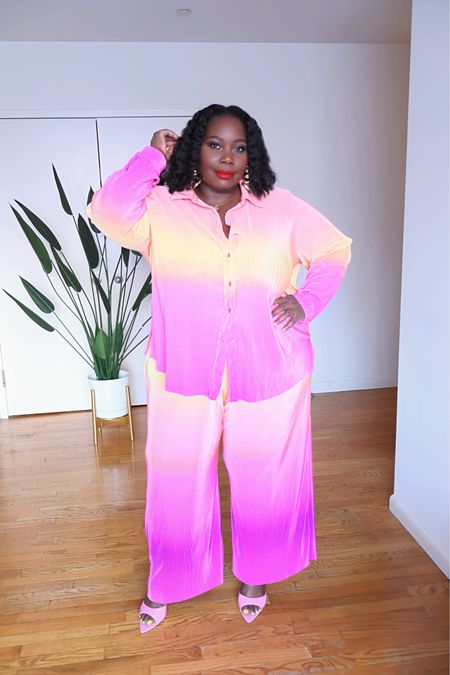 We love an ombré matching plus size set. This one is perfect for spring. And it’s affordable. 

#LTKover40 #LTKplussize #LTKmidsize