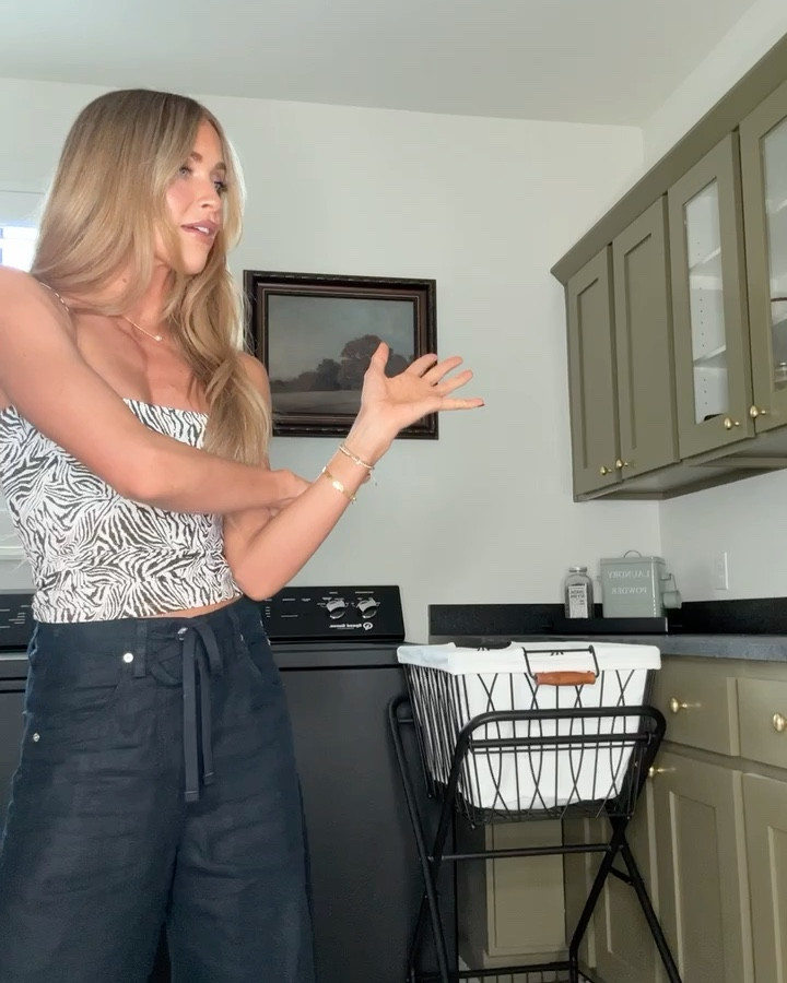 Spring cleaning is in the air and I am giving my laundry room a little refresh with @Wayfair ✨ from art work to laundry baskets, I found everything I needed
for a true laundry room reset.#Wayfair #SpringCleaning #Ad #WayfairPartner 