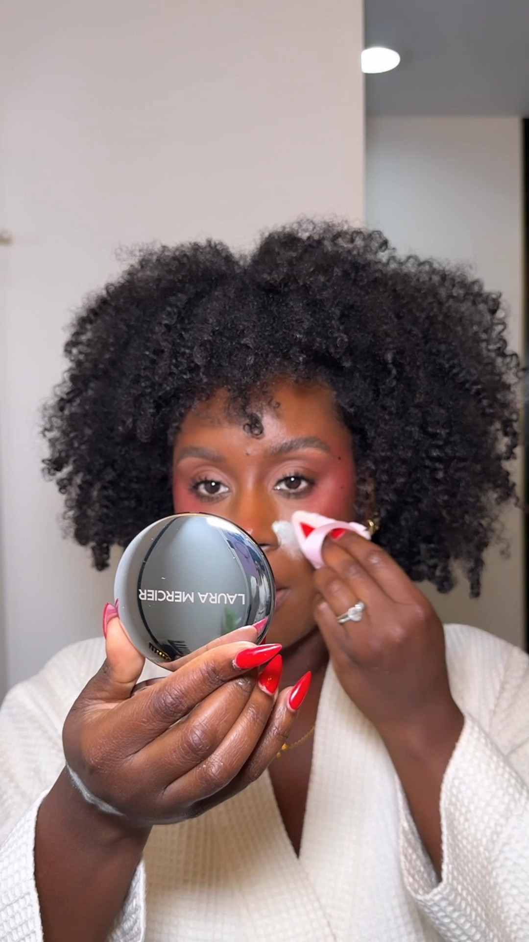 Laura Mercier new ultra blur loose setting powder in mint green 