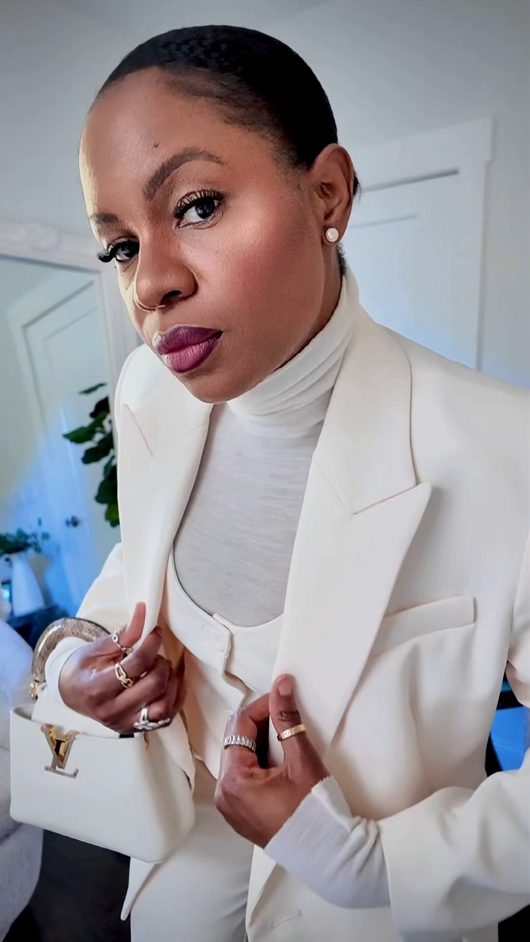 The perfect lip combo 

I feel like now more than ever, we all need a little distraction. Happy Sunday — stay safe, y’all. And if you can, try to step away from social media, especially the political side of it. Your mental health will thank you.

#LTKBeauty #LTKOver40 #LTKgrwm