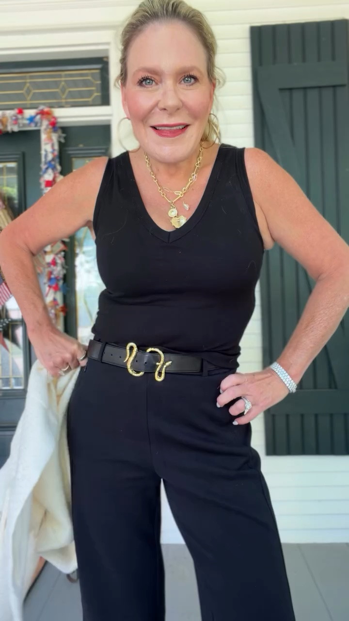 When the day has you running, but the dress code still says corporate. 🖤🏃‍♀️

Consider this the corporate track suit from OGL. The high-rise, wide-leg pants are pull-on (🙌), polished enough for the office, and have zippered pockets—plus they come in 5 colors.

Paired with the V-Neck Brami Tank with a built-in bra + removable pads because one less layer to deal with is always a win. And it comes in 12 colors!

Add a blazer and a belt and suddenly “comfortable” looks completely boardroom ready.

Corporate girls… this one keeps up with us. 💼✨

#OGL #CorporateStyle #CorporateChic #WorkwearStyle #OfficeOutfit