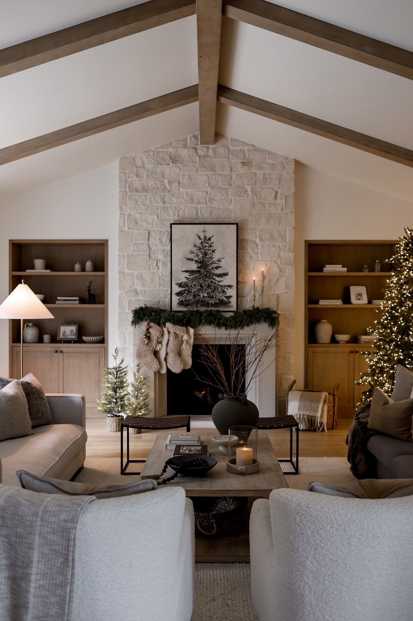 Our holiday living room 🤍