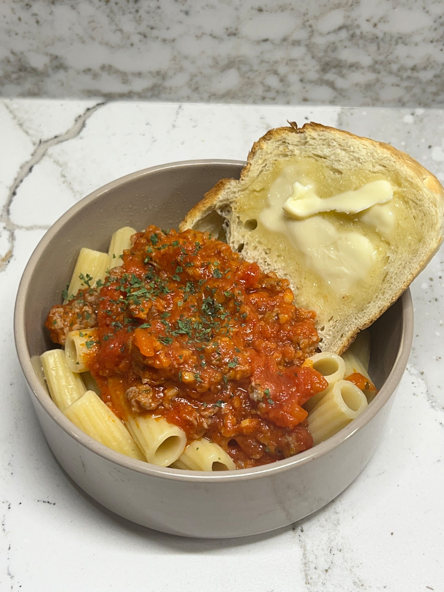 I love this dinnerware set! It’s 18 pieces and is 6 place settings. 

#LTKHome #LTKFamily