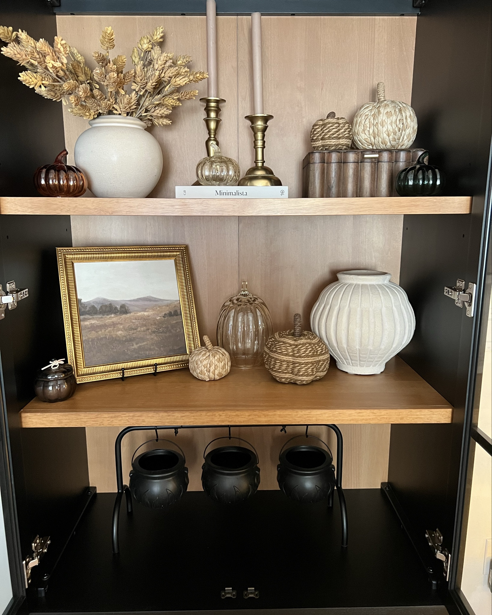 Last pic of my fall decor this year 🫶 many of the items are now on clearance 

#LTKHome #LTKHalloween #LTKSeasonal