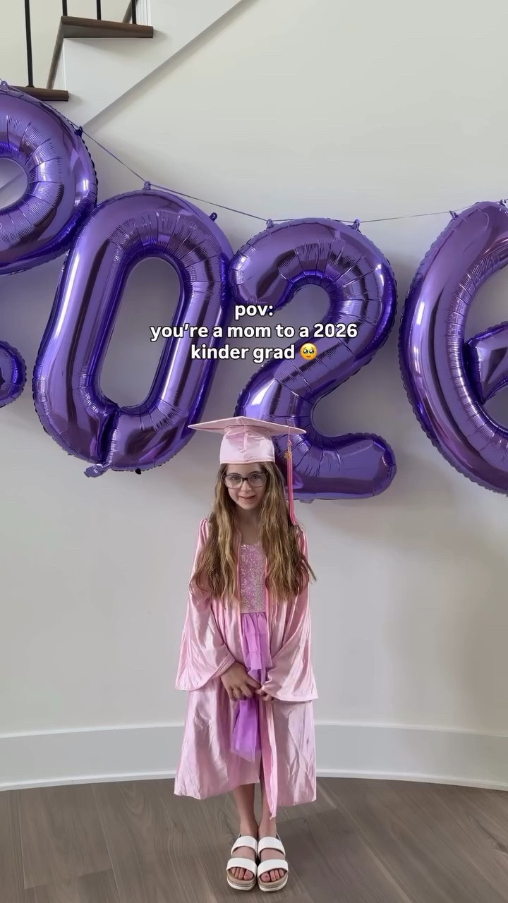 2 kindergarten grads down, one to go 😭💜🎀🎓

but seriously how did we get here so fast? i remember having my oldest and thinking we have forever until kindergarten, those 6 years flew by + now here we are with our middle little. she has grown so much this year and i can not wait to see what this next chapter holds for our livvybug 🤍 i love that I’ll have these interviews and pictures when they graduate high school 🥹

follow along for more mom ideas, home inspo and DIY! comment a 💜 and I’ll send you direct link to the cap and gown I purchased along with the balloons 🎈 ◡̈ cap and gowns come in numerous colors too! 

#kindergrad #grad #girlmom #homeinspo #diyhome