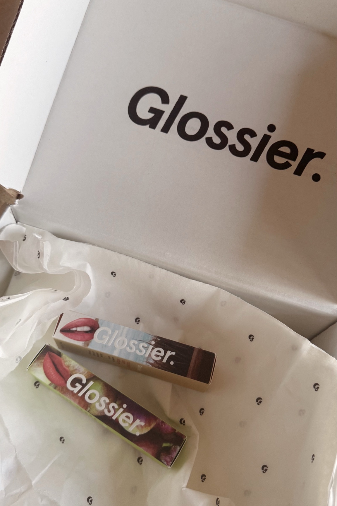new in from glossier 🥰

#LTKHoliday #LTKGiftGuide #LTKBeauty