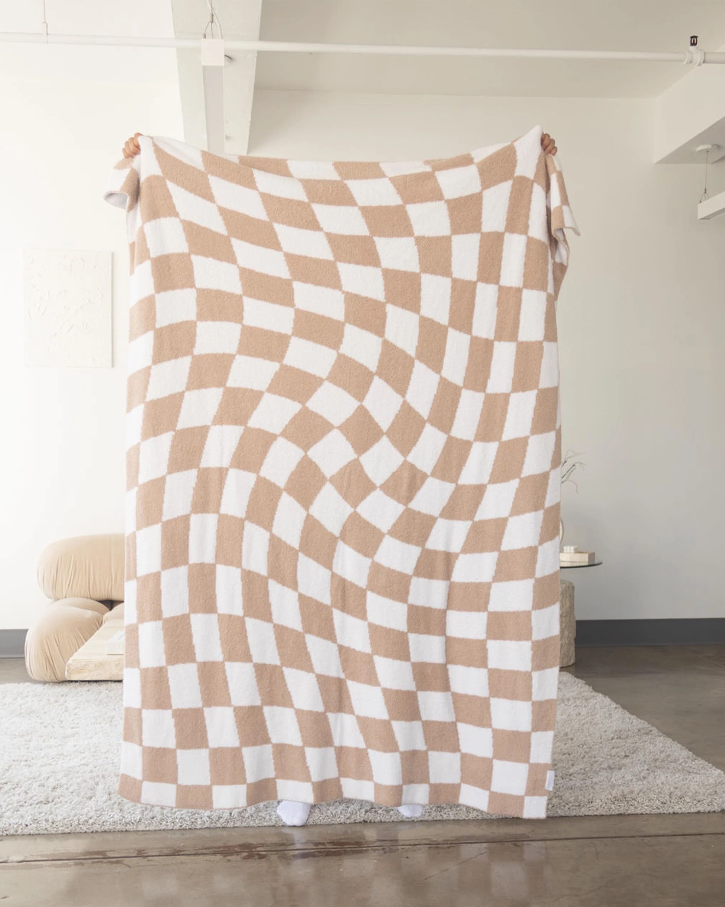 WAVY CHECKER BLANKET - SAND | The Act Of Lounging
