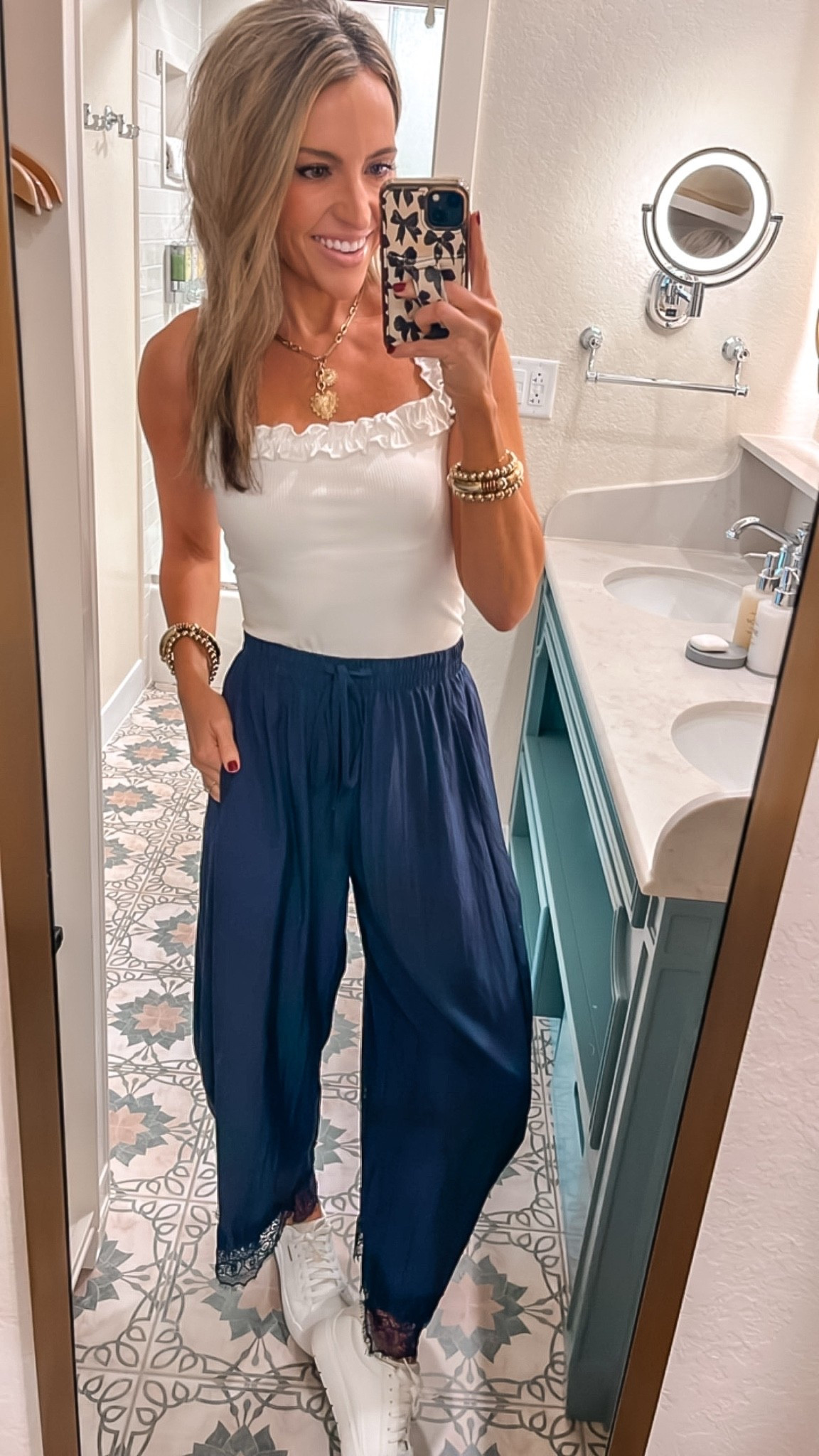 Tank has built in bra! Wearing xs in both

#LTKSeasonal #LTKTravel #LTKootd