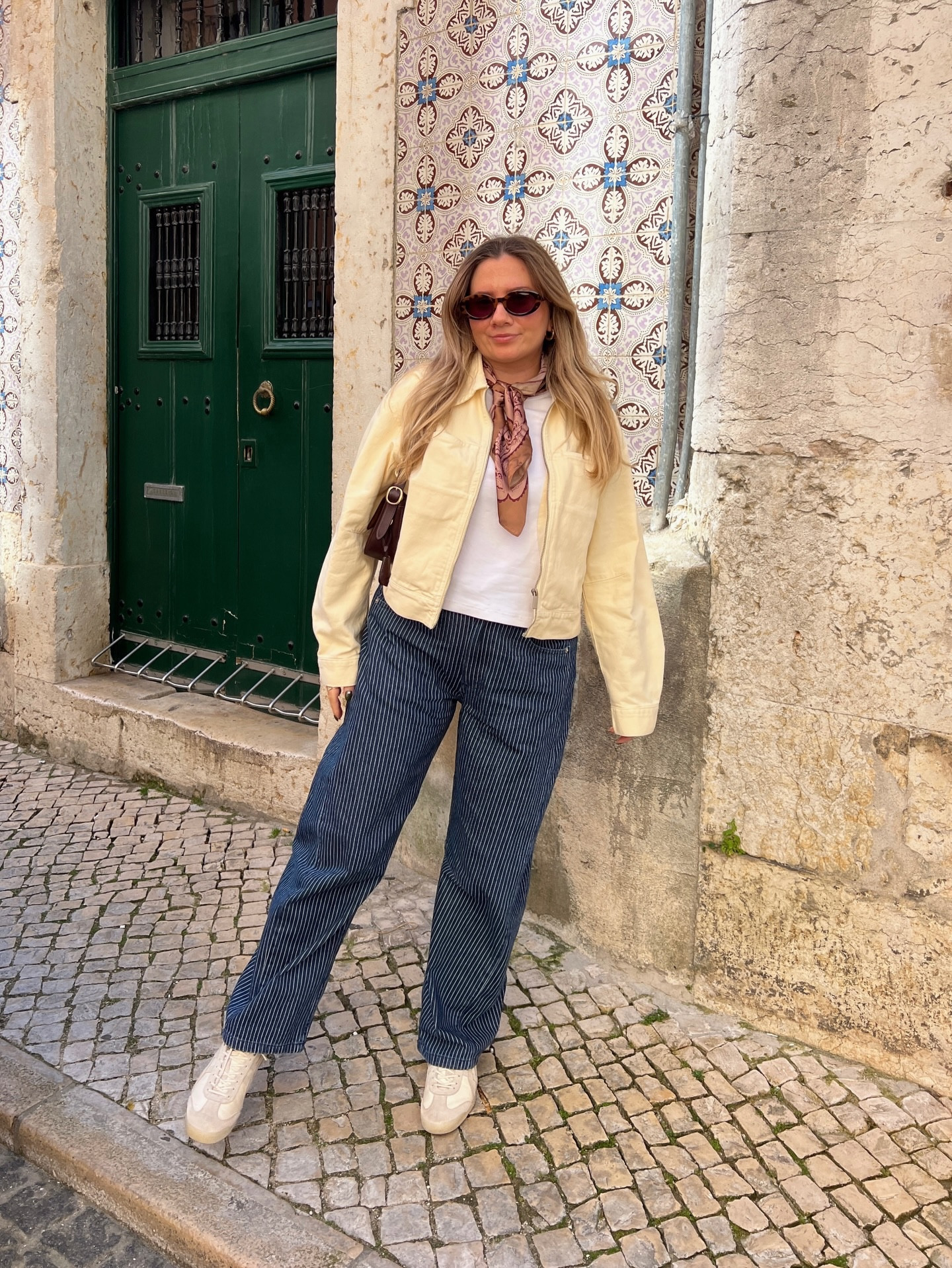 a bit hilly 🧈

anyway i can’t explain how good it feels to feel the sun on your skin and being able to just wear a cute spring outfit! also loving this butter yellow jacket ✨

wearing @pullandbear ad gifted #pullandbearcommunity