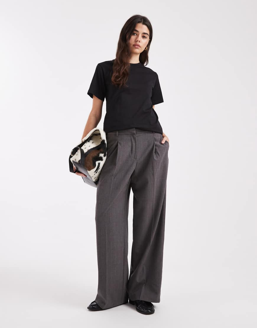 Cotton On easy t-shirt in black | ASOS (Global)