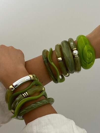 Women's Smooth Round Acrylic Bangle Bracelet, Vintage Exaggerated Wavy Bamboo Node Jelly Color Tie Dye Bracelet | SHEIN