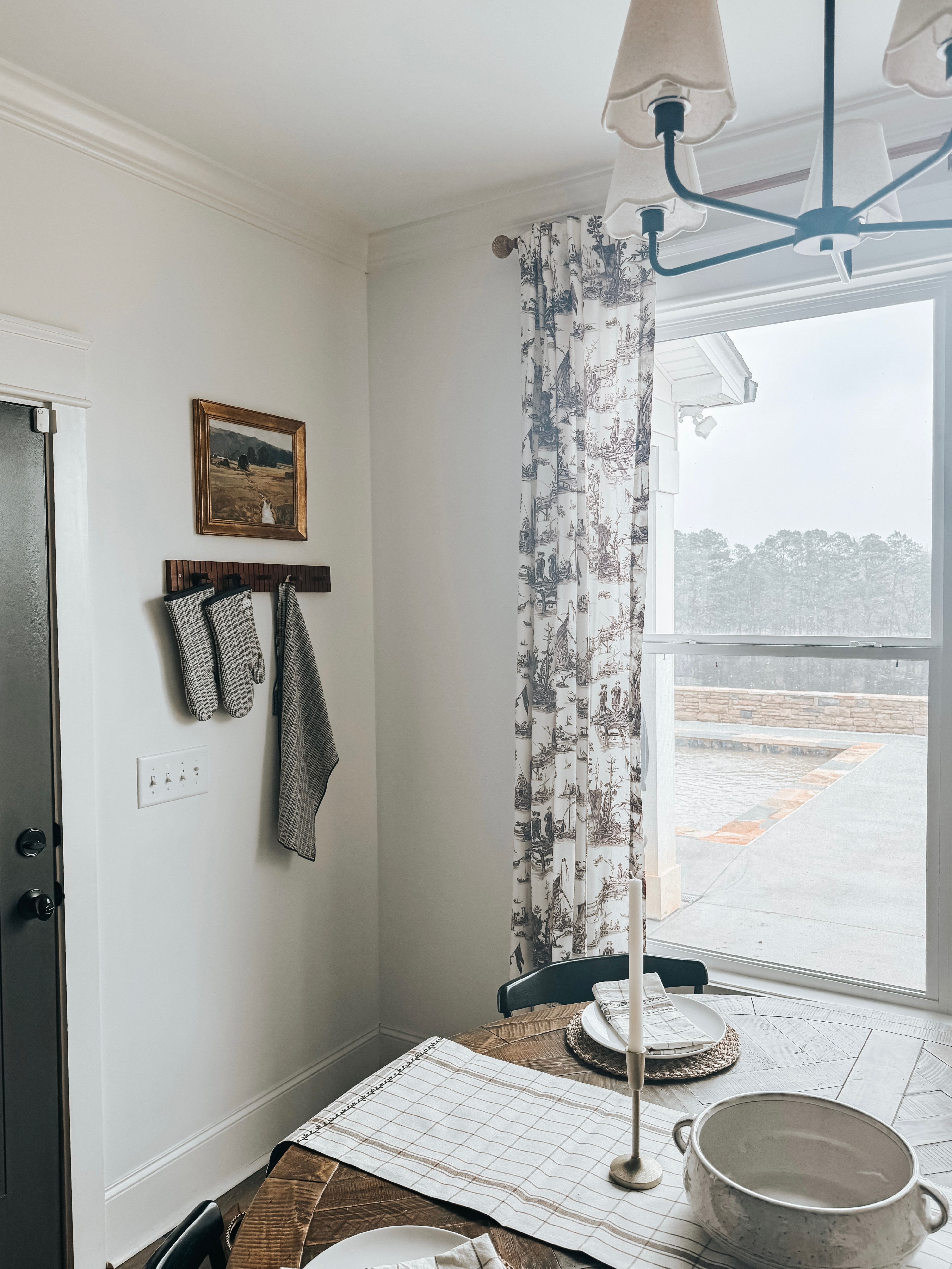 Cozy dining corner 🤍
Amazon curtains, fixture, and chairs. Older Ashley table (similar linked). Art is old Studio McGee. Table runner and napkins are on sale at Magnolia right now  

 

#LTKHome #LTKSaleAlert