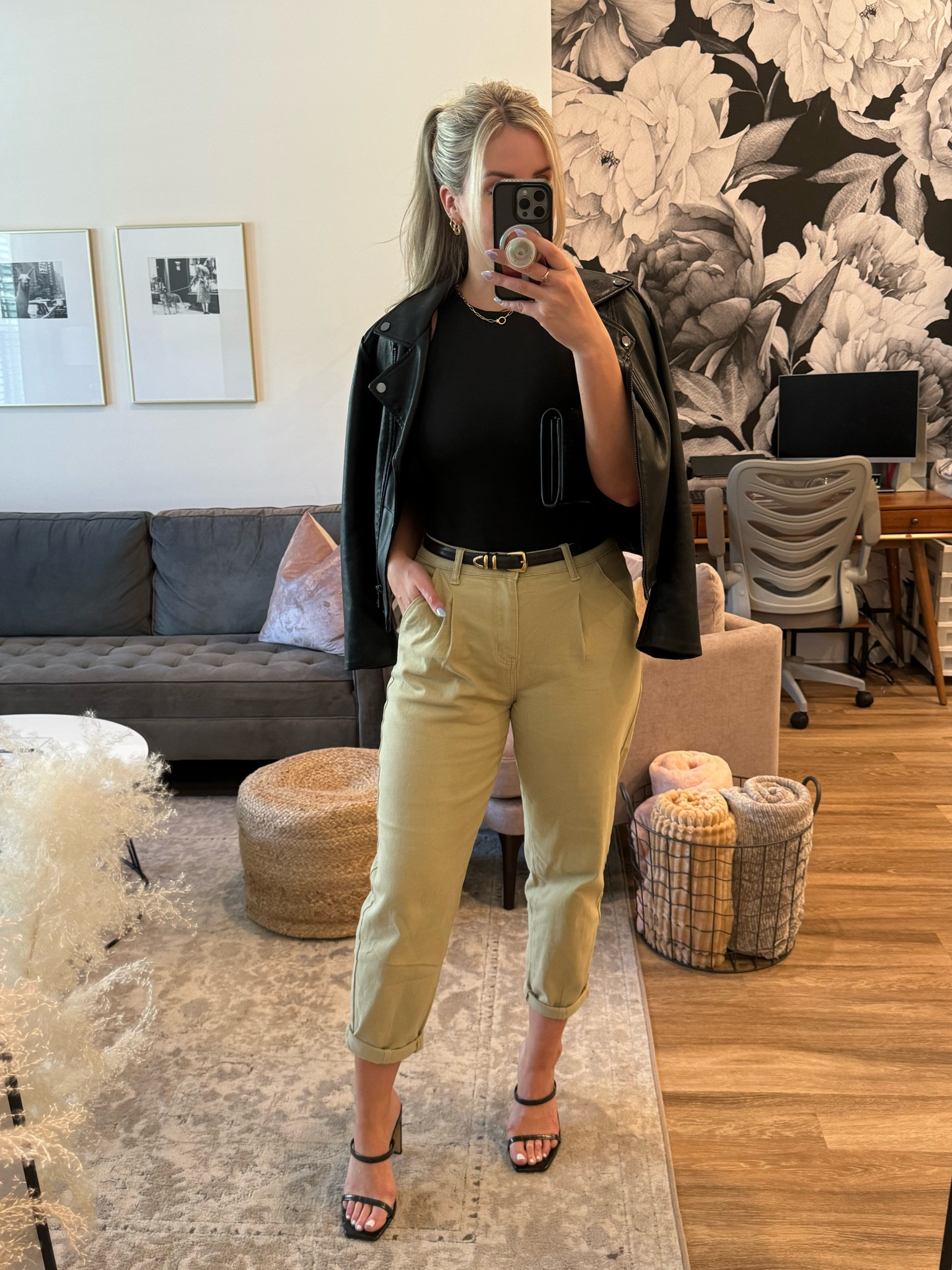 (Nearly) head to toe Amazon! Get you some ladies 🤙🏼

#LTKstyletip #LTKfindsunder50 #LTKfindsunder100