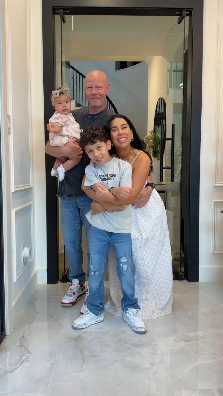 Sundays >> Have a blessed week!!!💕

Comment “shop” for outfits- dress is 25% off today🫶🏼

#sundayvlog #vlog #ditl #family #Godisgood famoly vlog, Sunday service, church ootd, spring outfit, white dress, postpartum