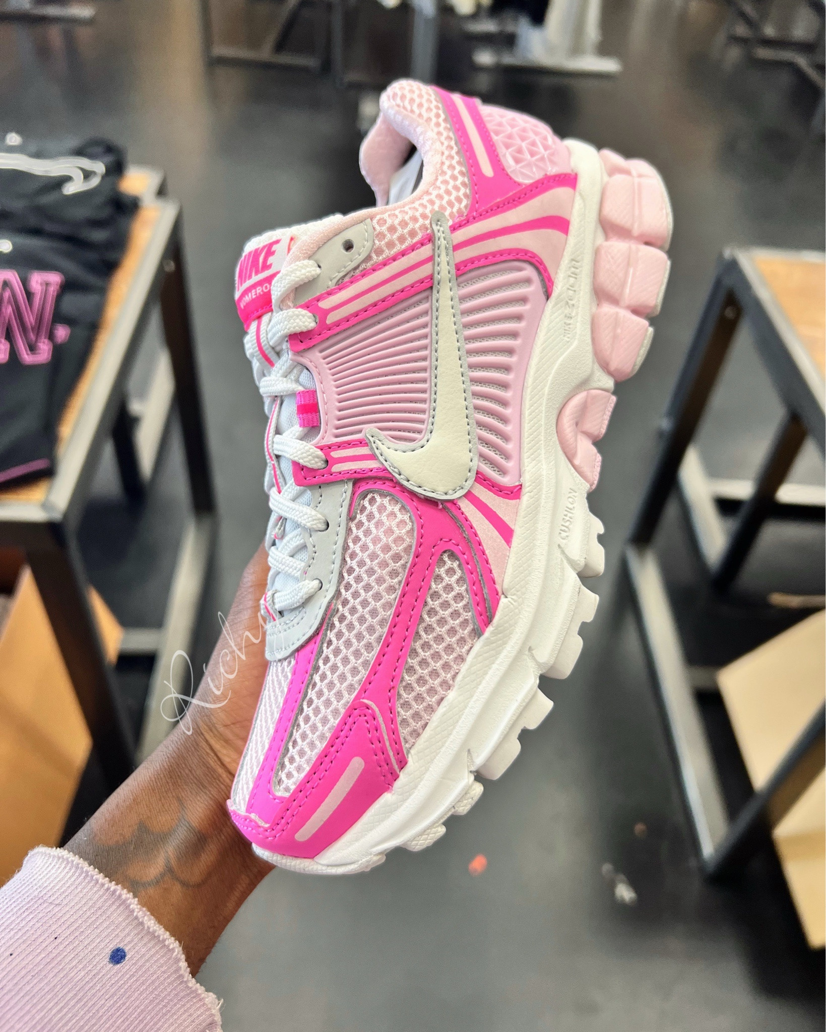 Soo Pretty Soo Pink😭🥹🎀🎀
#vomerolife #pinkgirls #nike

#LTKSaleAlert #LTKActive #LTKdayinmylife