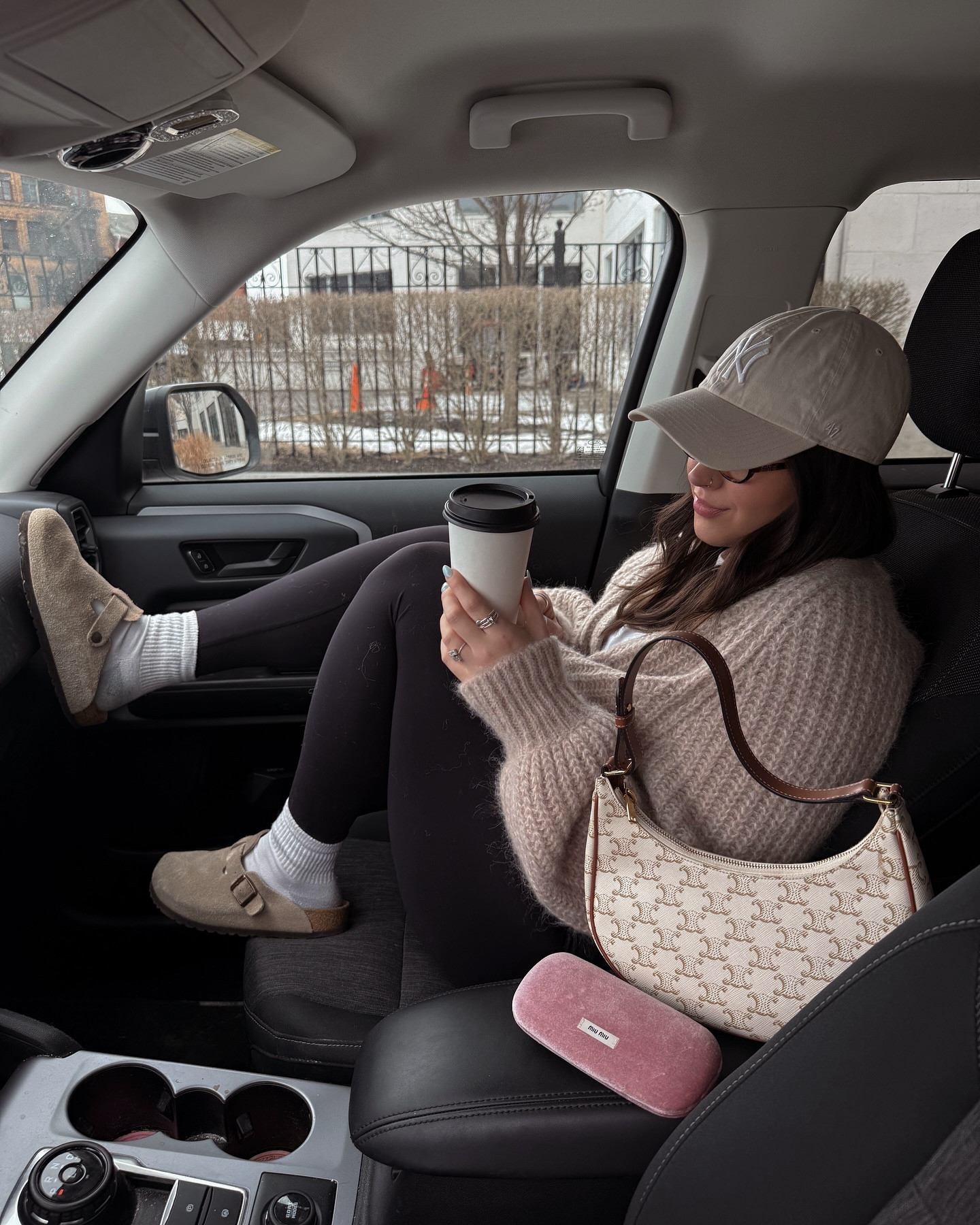 cozy girl forever✨

#effortlesschic #springstyle #outfitinspiration