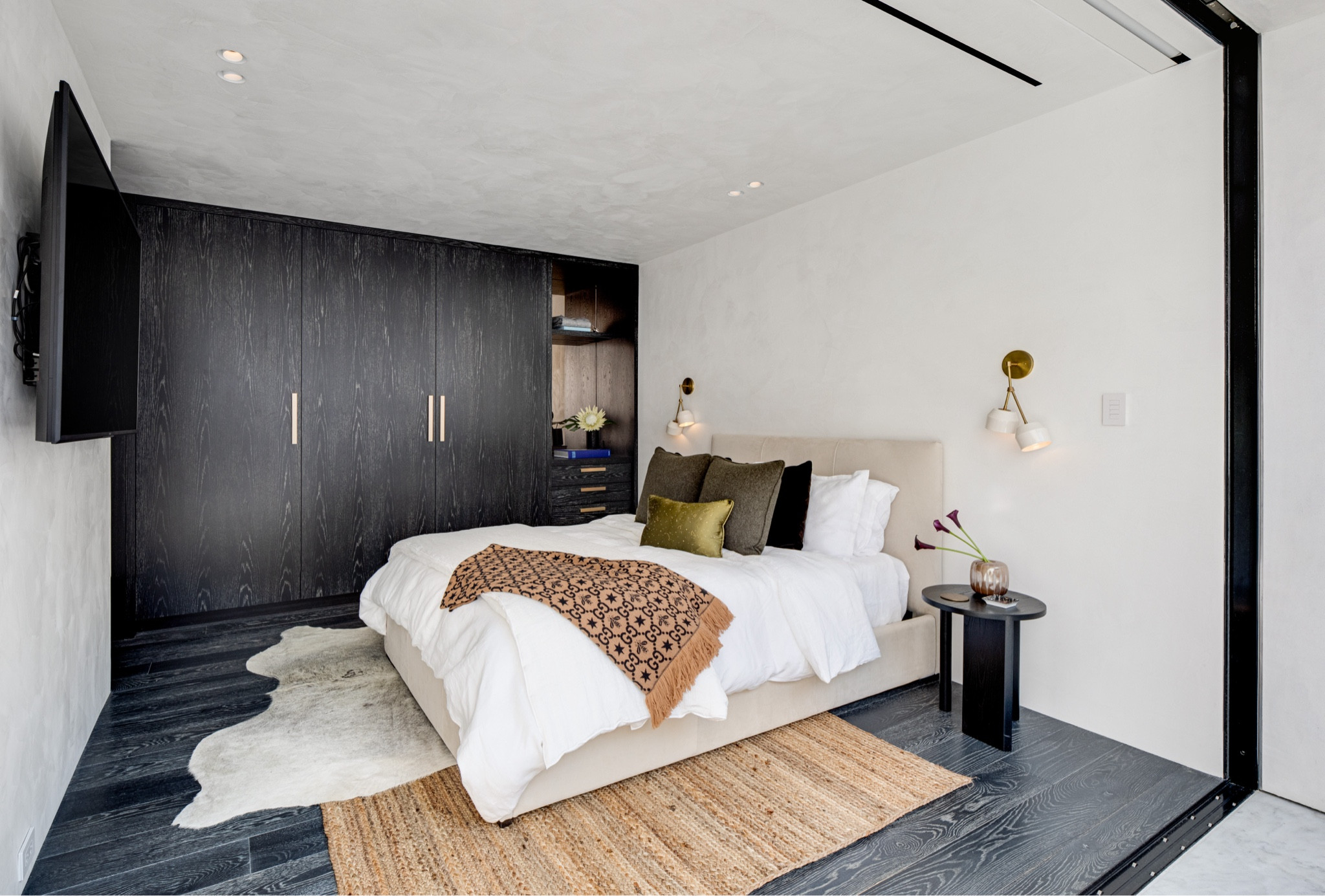 Gucci Bedroom 

Designer bedroom styling  bedroom decor  interior decor  interior design   interior styling  bedding  bed   Home  home styling 

#LTKSeasonal #LTKStyleTip #LTKHome