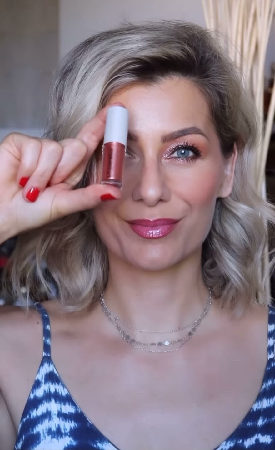Fard à paupière liquide LH cosmetic, fard à paupière pailleté, crayon yeux LH cosmetic, mascara Bang Benefit France 

#LTKbeauty #LTKunder50