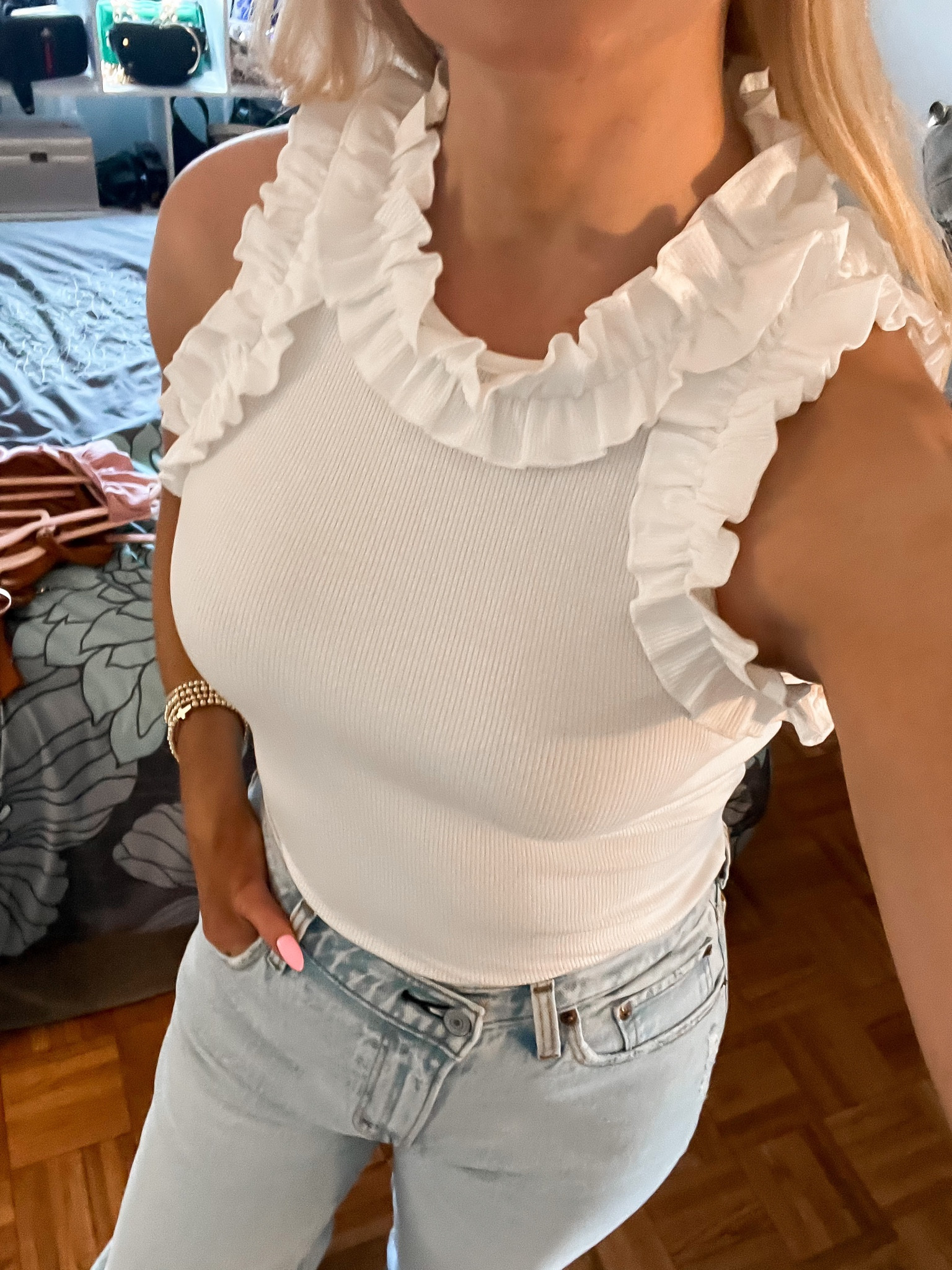 White ruffle bodysuit from Amazon - Abercrombie jeans - Abercrombie relaxed jeans - 90s jeans - summer style - casual style - Amazon fashion - Amazon finds - Amazon favorites - Amazon must haves 


#LTKunder50 #LTKSeasonal #LTKstyletip