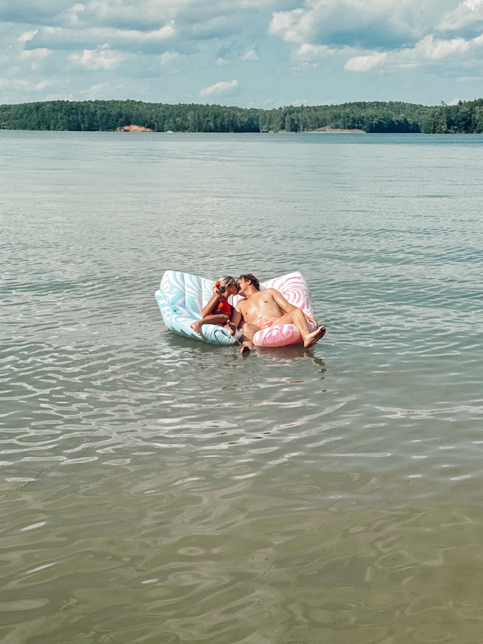 Perfect pool floats that are AFFORDABLE for lake days!🩵🩷

#LTKSeasonal #LTKFindsUnder50 #LTKSwim