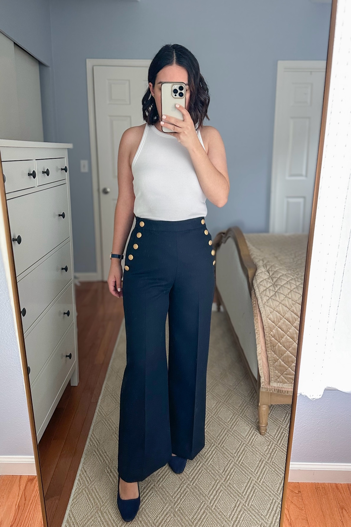 The most flattering trousers by Sezane✨. Love how they make the illusion of a smaller waist! Wearing size 38/6US for my usual 36/38 they run small I’d recommend to size up. 

#LTKU