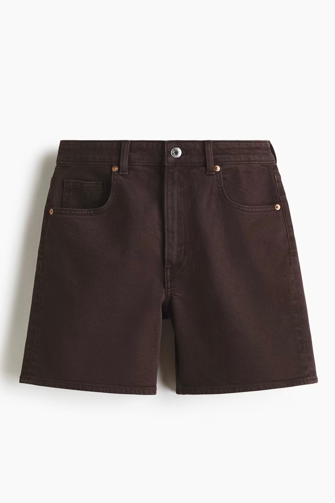 Brown tailored shorts
Fixes the “jeans are too hot” problem. Structured fit keeps outfits looking put-together without sacrificing comfort. Neutral tone pairs with everything.

#LTKsummer #LTKstyletip