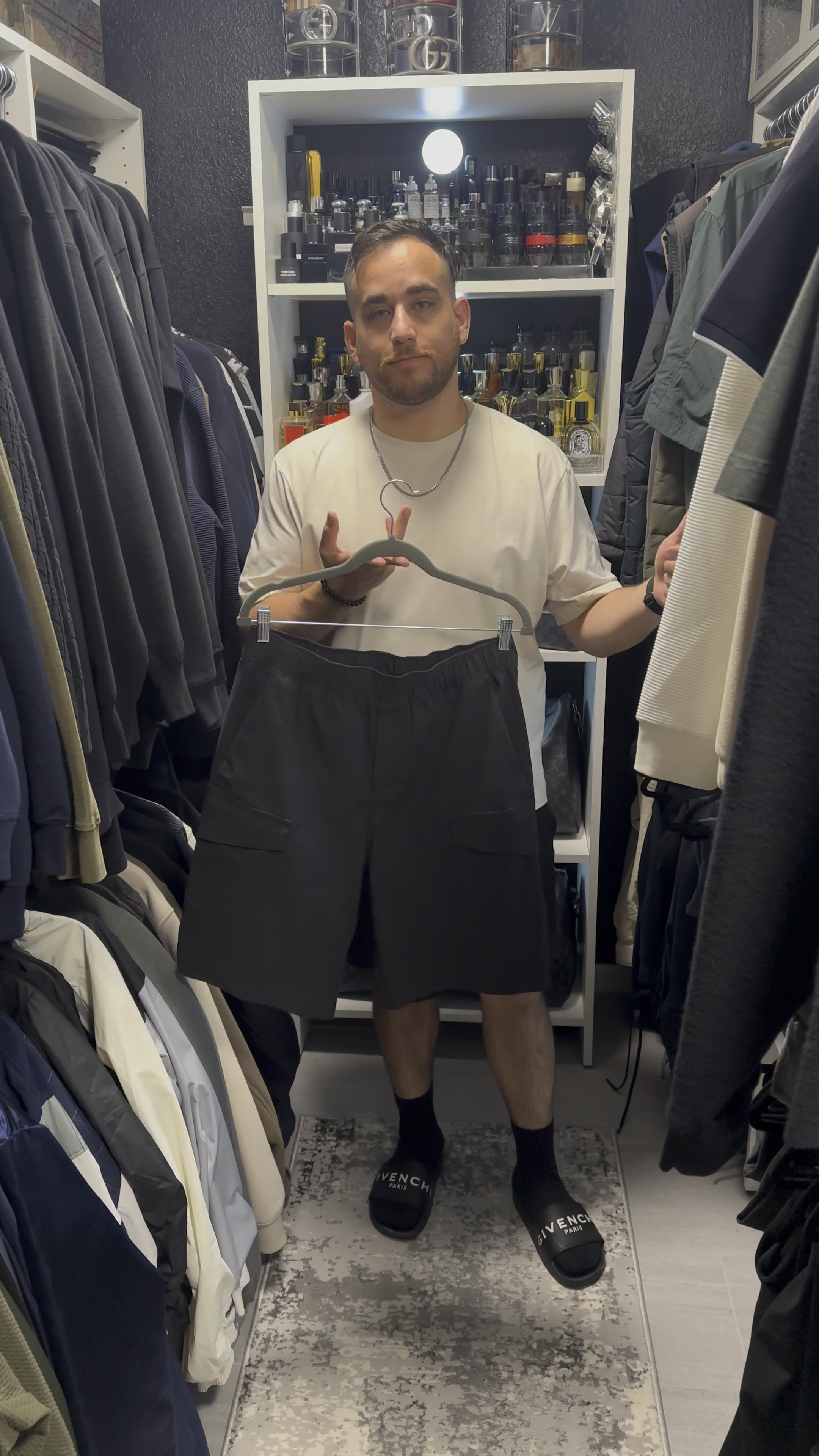 5 ways styling The Versa Twill Cargo shorts from @lululemon 👌🏼 

And only wearing Jordans for the sneakers 
————————————————
#outfit #outfits #outfitinspiration #lululemon #streetwear #streetwearfashion #fashion #fashionblogger #fashionstyle #sneakers #sneakerheads #sneakerhead #style #fyp #viral 

#LTKStyleTip #LTKShoeCrush #LTKMens