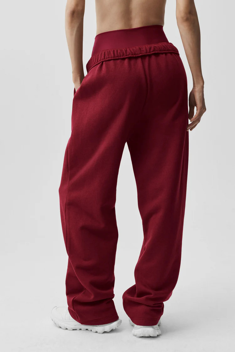 Accolade Straight Leg Sweatpant | Alo Yoga