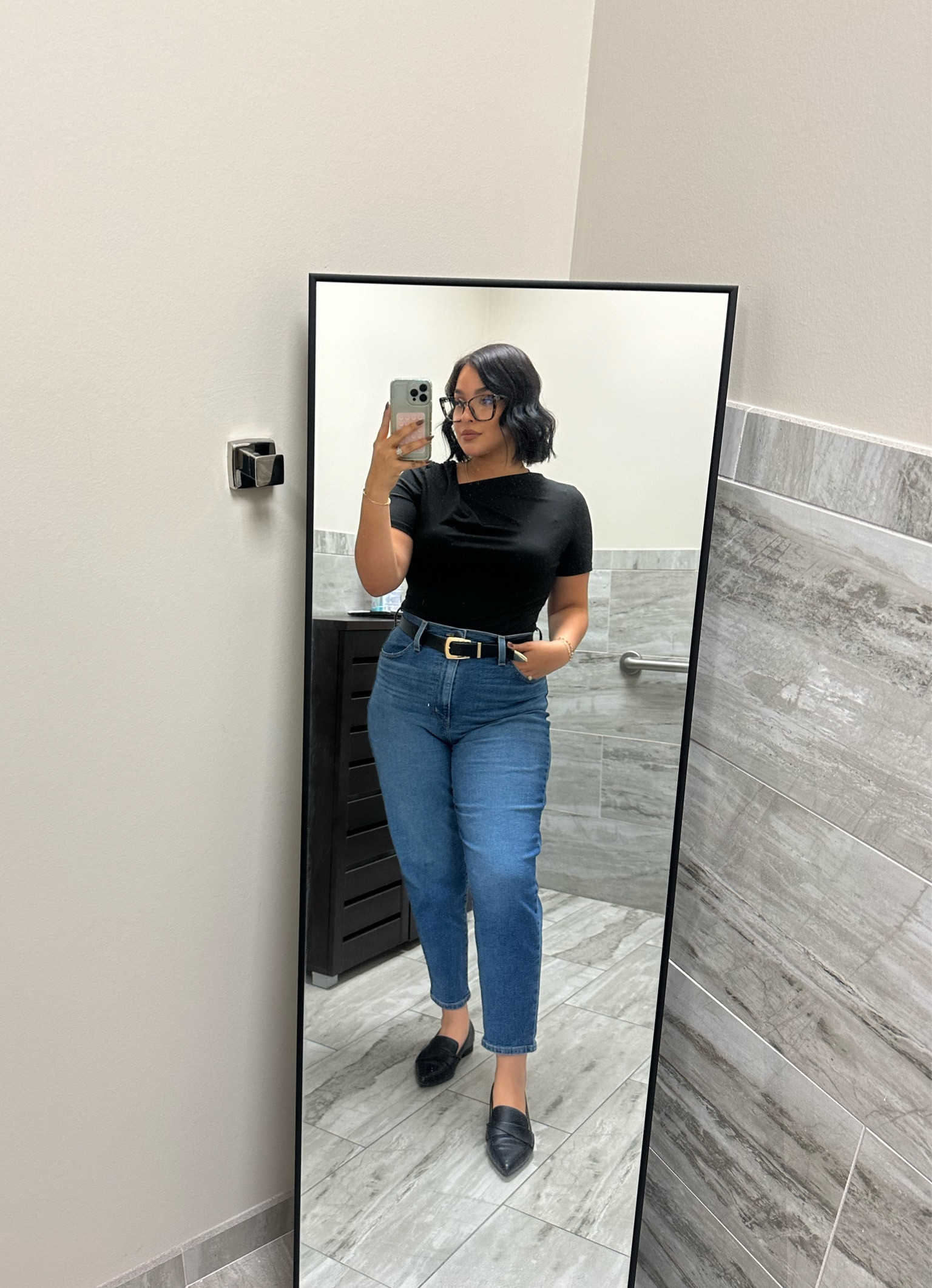 Cute Office Outift 🤎 
Shirt: L
Jeans: 10
Shoes 7.5 🫶🏼

#LTKStyleTip #LTKWorkwear #LTKBeauty