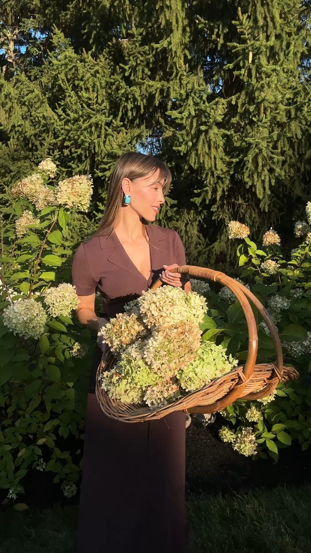 My Therapy. I spend hours in my garden without even realizing it. Grateful! Honestly this is where my mind just clears. Fall is my favorite time of the year to preserve my hydrangeas. I’ll be making a pretty bouquets for my home and friends. 

How to preserve Hydrangeas: 

1. Cut at the right time. Wait until blooms feel papery and mature on the shrub.

2. Air dry. Remove leaves, place stems in a vase with just a few inches of water, and let them dry naturally as the water evaporates. 

Love to decorate my home with preserved hydrangeas, especially in the fall. They also look beautiful as centerpieces, wreaths and more. Plus, they last over a year! 


#LTKHome #LTKSeasonal #LTKPetite