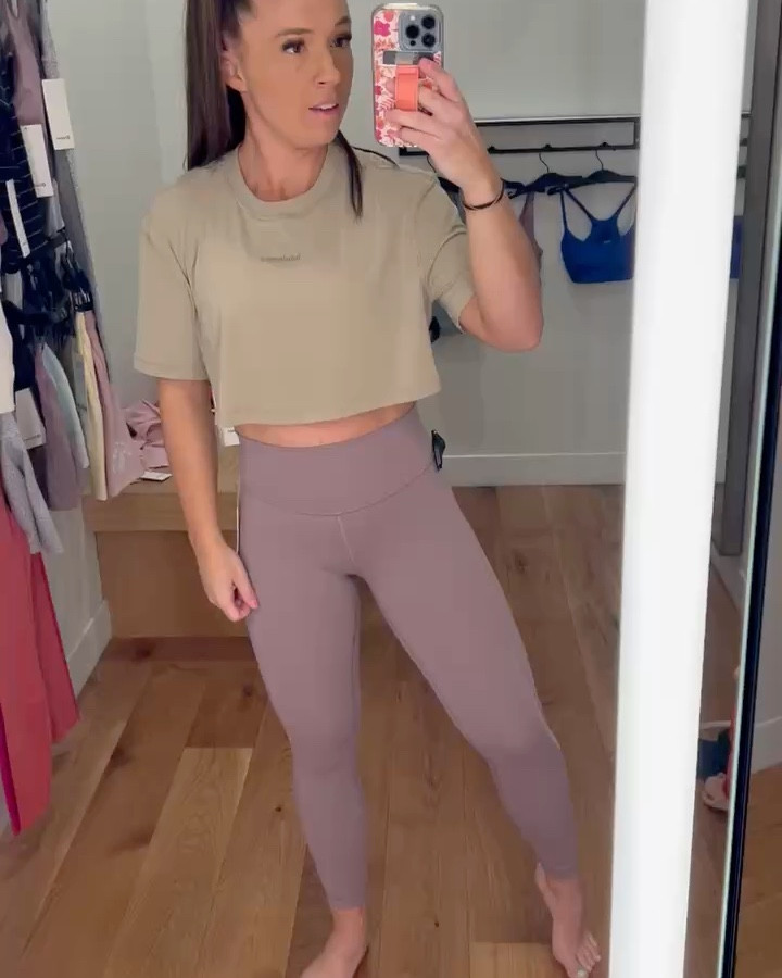 Lululemon - TOP Jersey Training
Super-Crop Short Sleeve + LEGGINGS  Wunder Train Mesh Panel HR Tight 25"

#LTKActive #LTKWorkwear #LTKStyleTip
