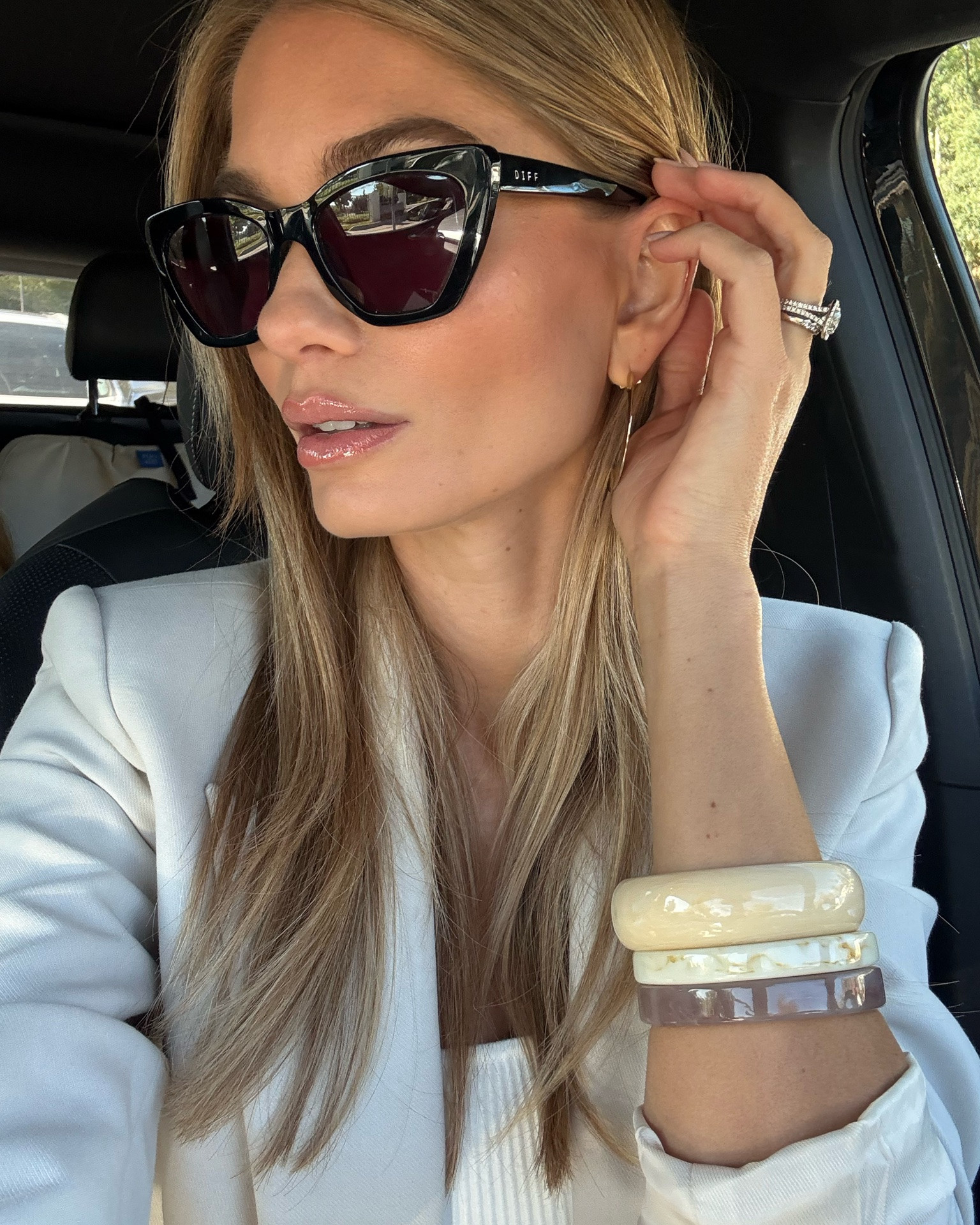 So in love with these neutral bangles! They are so effortlessly chic and not too heavy so wearing them all day was super easy! Also this blazer in “beige pumice” is so effortlessly and cool. It’s the perfect neutral tone to toss on with jeans or something more delicate!

#LTKootd