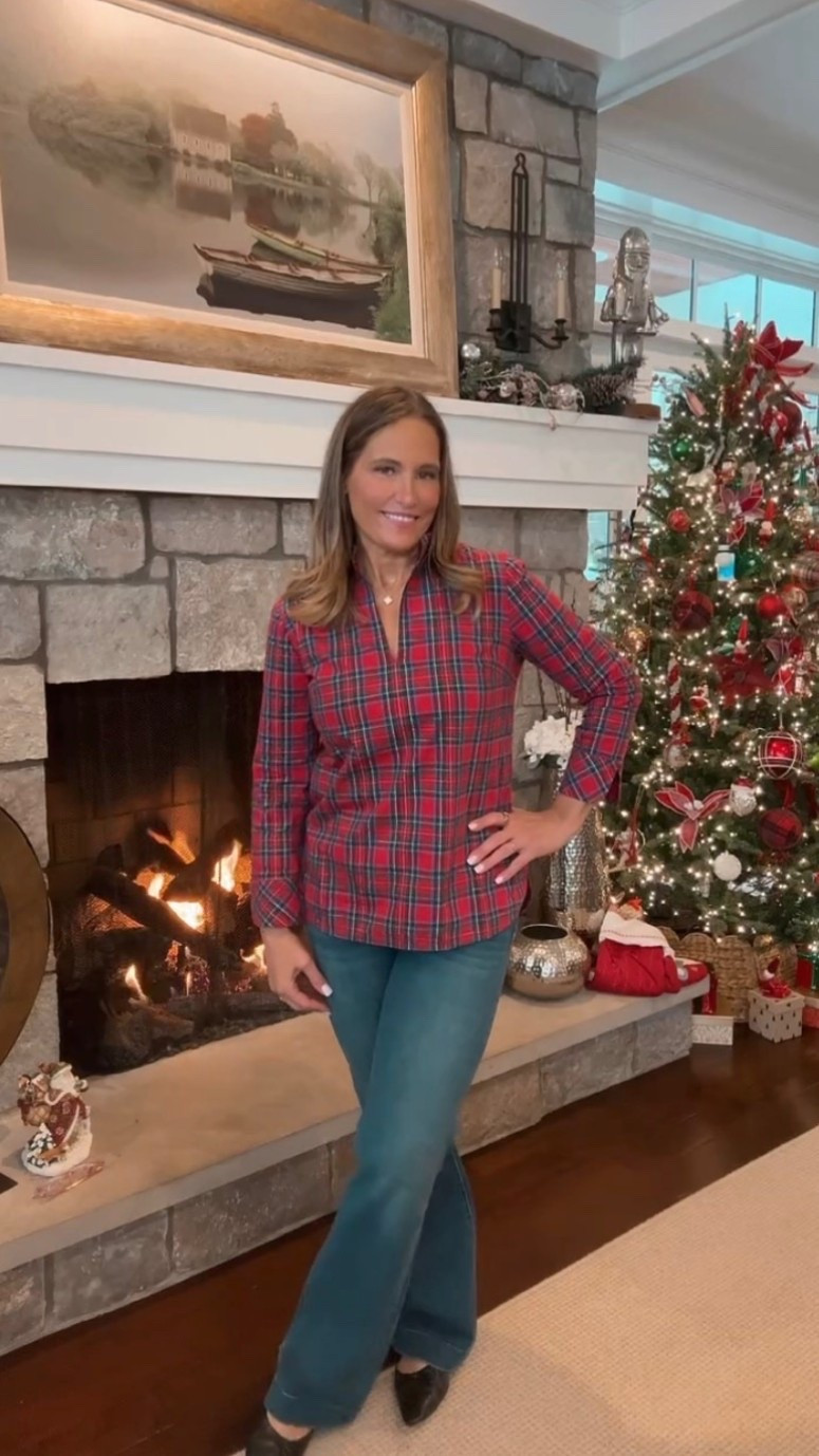 We are loving this simple look from Vineyard vines. Perfect for holiday shopping or running errands! You could also transform this into a workwear look by wear trousers and heels instead of denim! 

#LTKSeasonal #LTKMidsize #LTKOver40