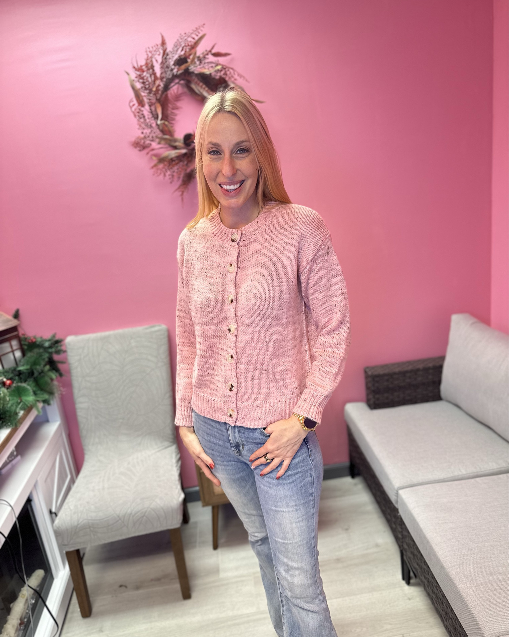 Snuggly oversized pink cardigan
💓 this is a good cardigan for winter and into spring 
💓it is a looser fit and a thicker knit
💓 wearing size small, fits true to size and I am 5’10”


#LTKFindsUnder100 #LTKFindsUnder50 #LTKTall