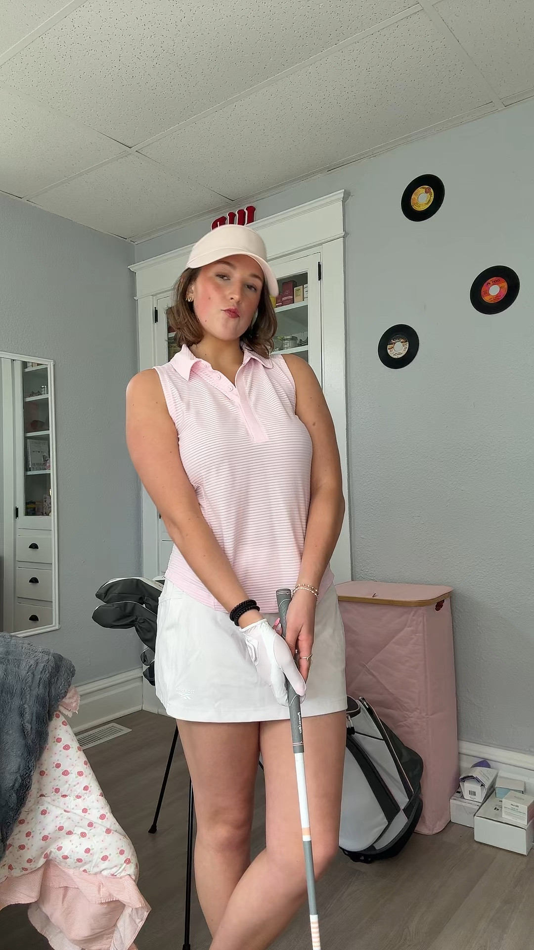@aven the cutest PINK golf glove and visor!!!
#golf #golfoutfit #OOTD #golfgirl #golftiktok 

#LTKActive #LTKgrwm